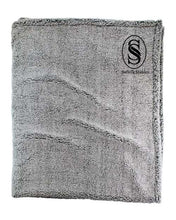 Load image into Gallery viewer, Suffolk Stables- Sherpa Blanket
